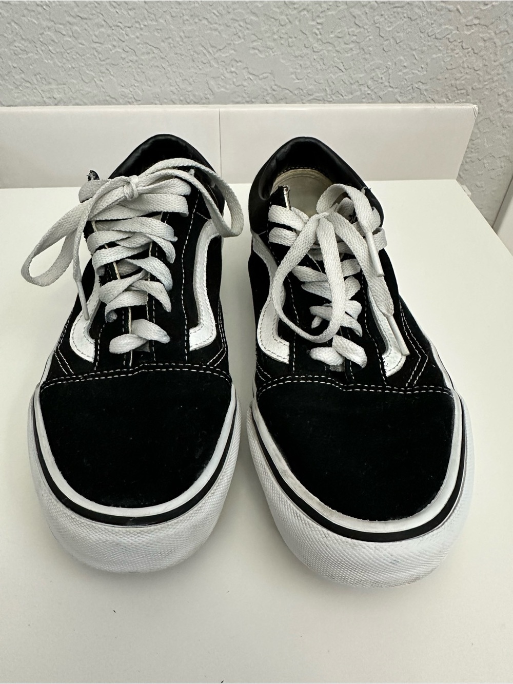Vans Black and White Old Skool Shoe-Unisex Adult Size 6